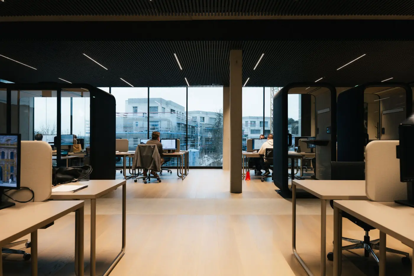 Bureau privatif avec vue sur la Meuse